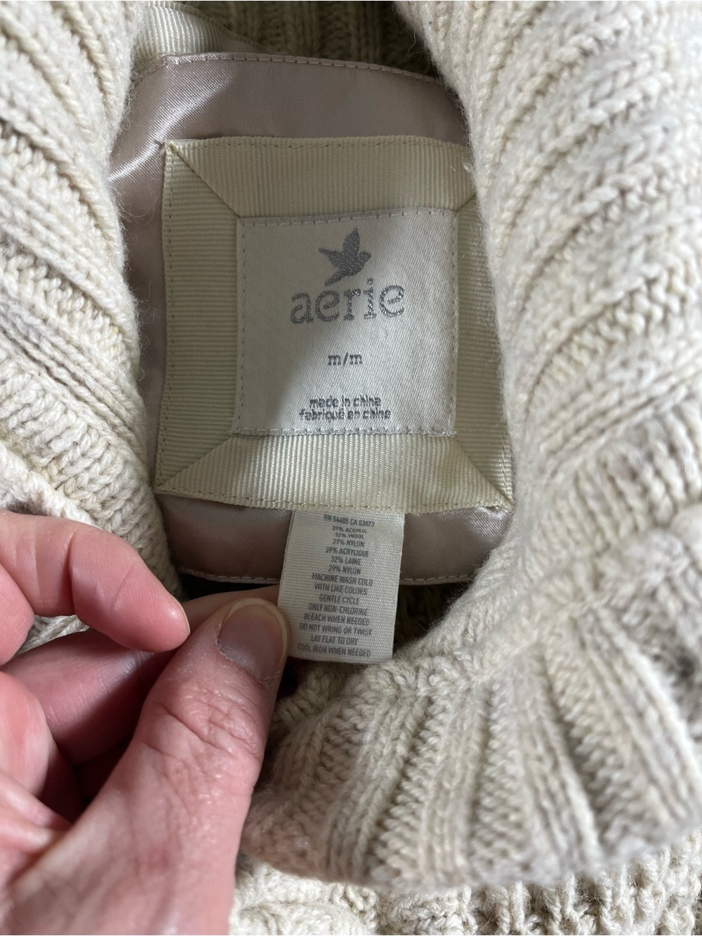 Aerie Large Knit Beige Button-Front Women's Sweater Cardigan Size Medium Pockets - Picture 7 of 14